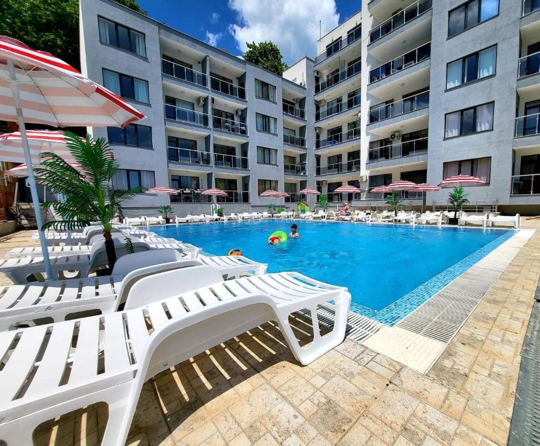 Dilov Apartments In Yalta Golden Sands Exterior foto