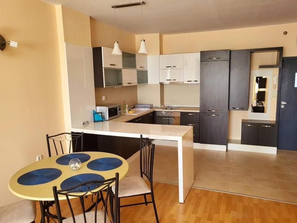 Dilov Apartments In Yalta Golden Sands Exterior foto