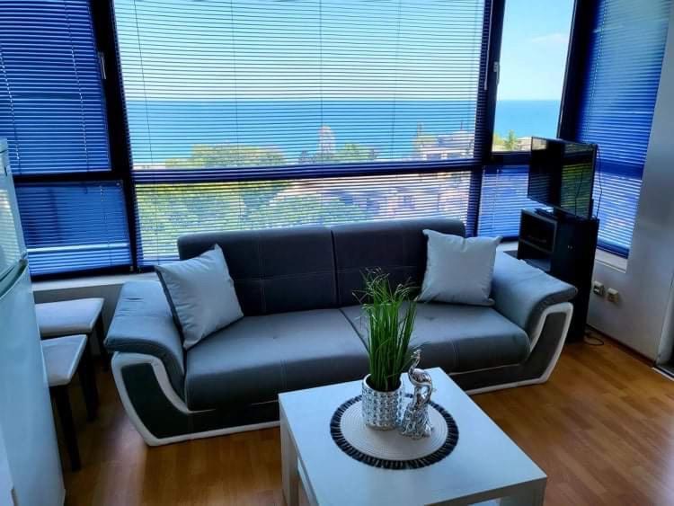 Dilov Apartments In Yalta Golden Sands Exterior foto