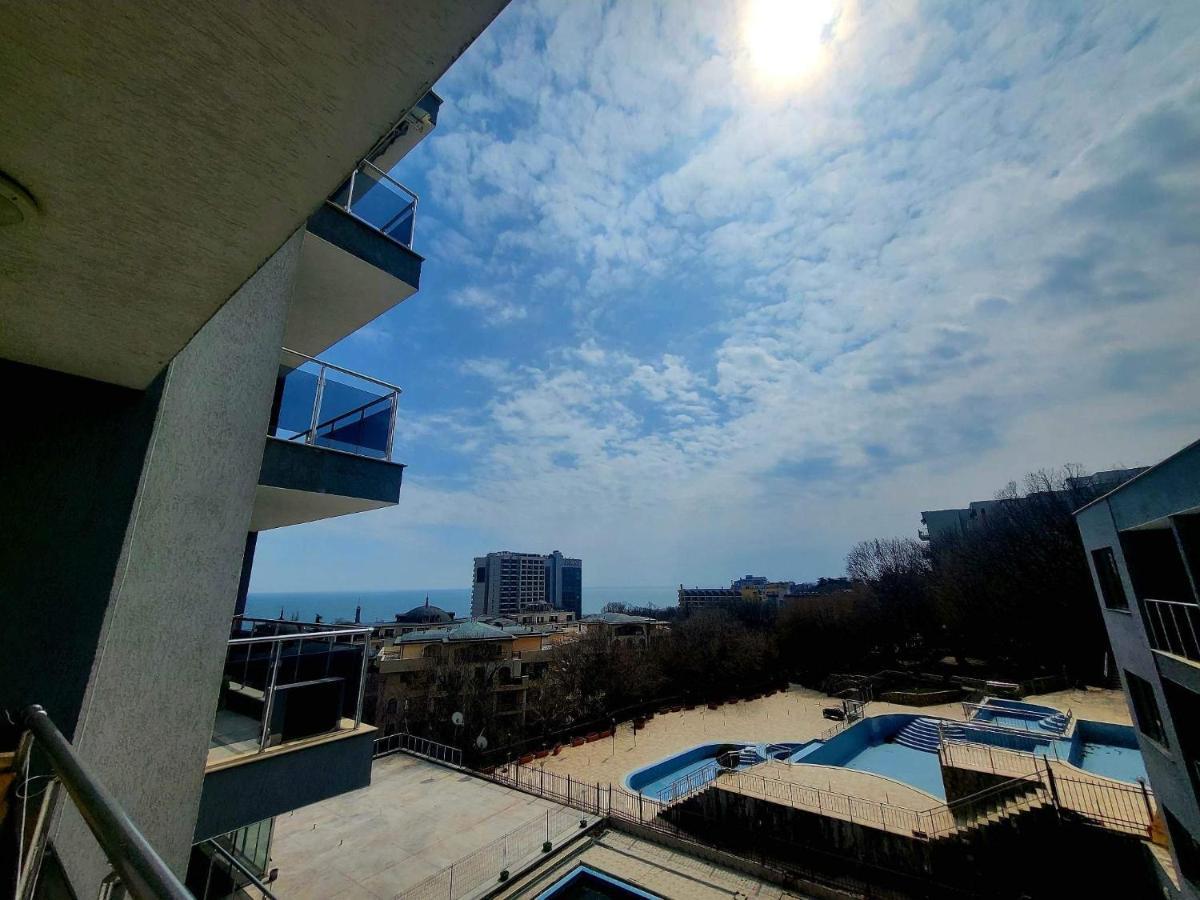Dilov Apartments In Yalta Golden Sands Exterior foto