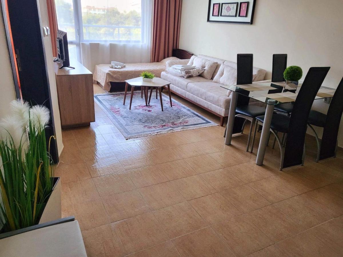 Dilov Apartments In Yalta Golden Sands Exterior foto