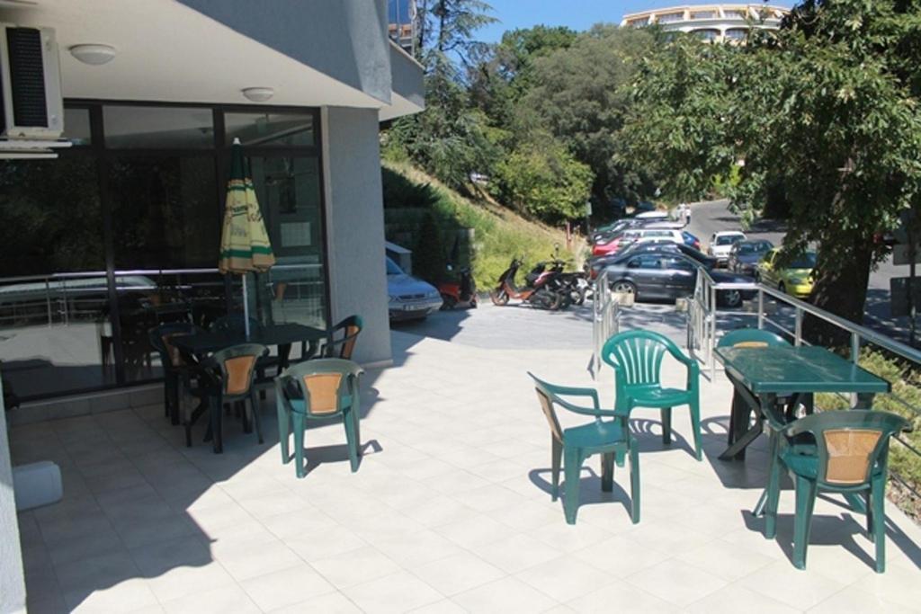 Dilov Apartments In Yalta Golden Sands Exterior foto